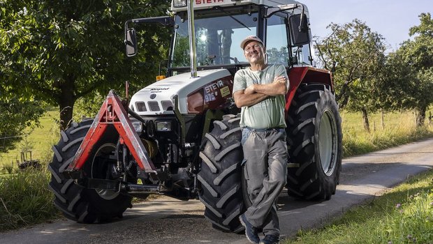 Der Steyr 975 A ist der Traumtraktor von Andreas Buser. (Bild: «die grüne» / Pia Neuenschwander)