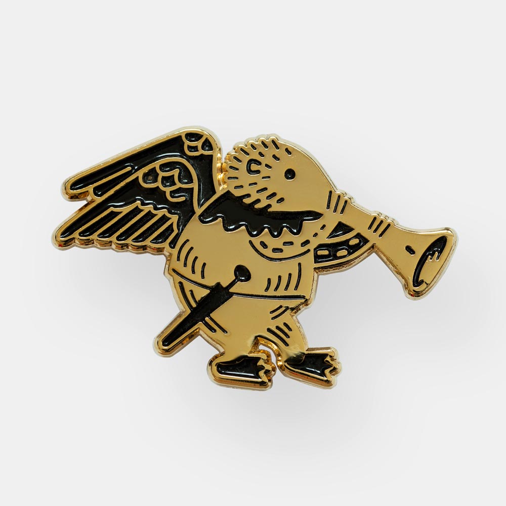 Trompeter Pin in gold und schwarz