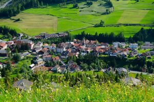 Bergün von Latsch aus mit 50mm Brennweite