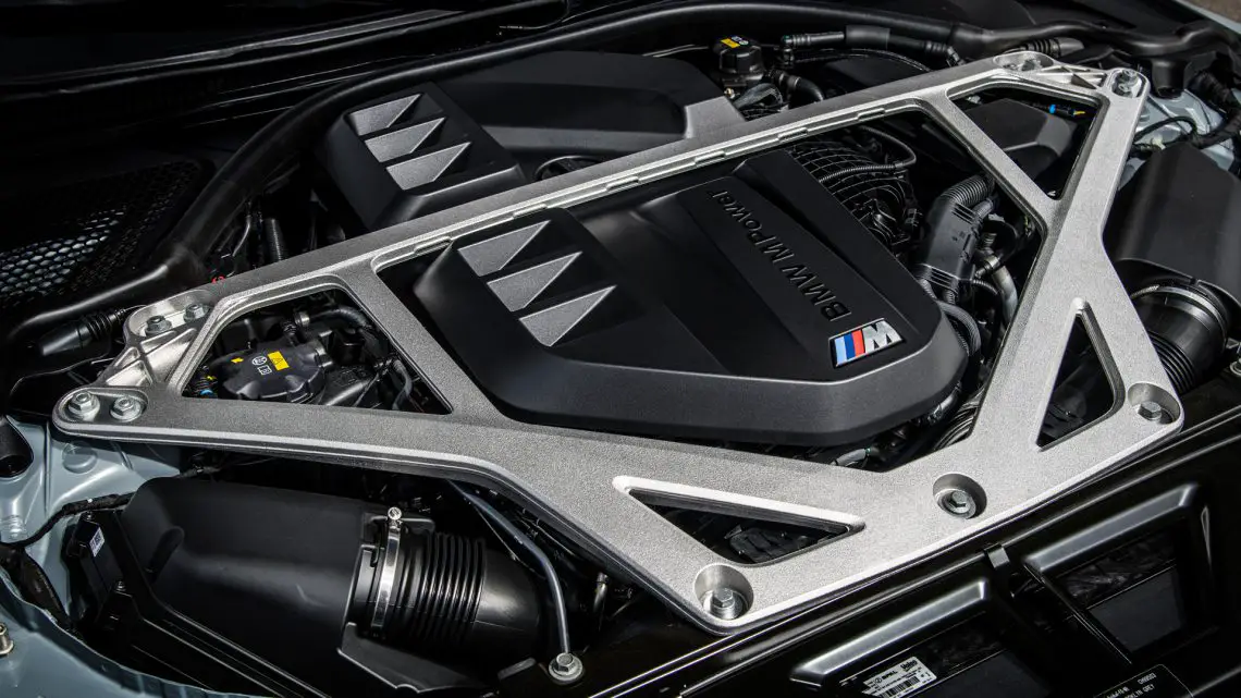 BMW_M4_CSL_Motorblock