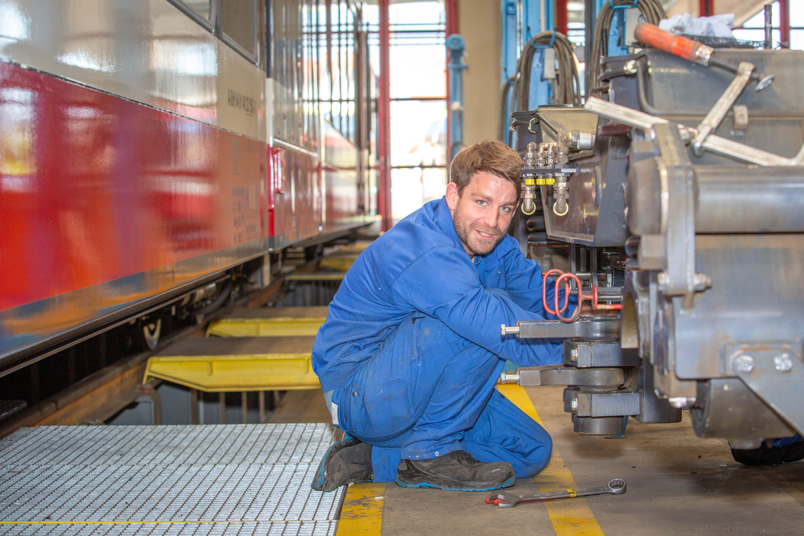 Mitarbeiter Arbeitet an Bahn