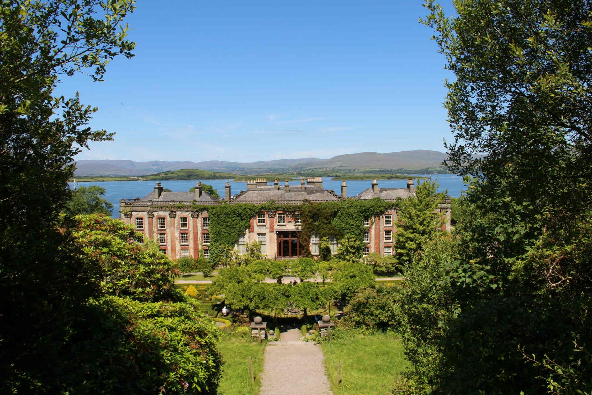 Bantry House, county Cork, Ireland © Shutterstock