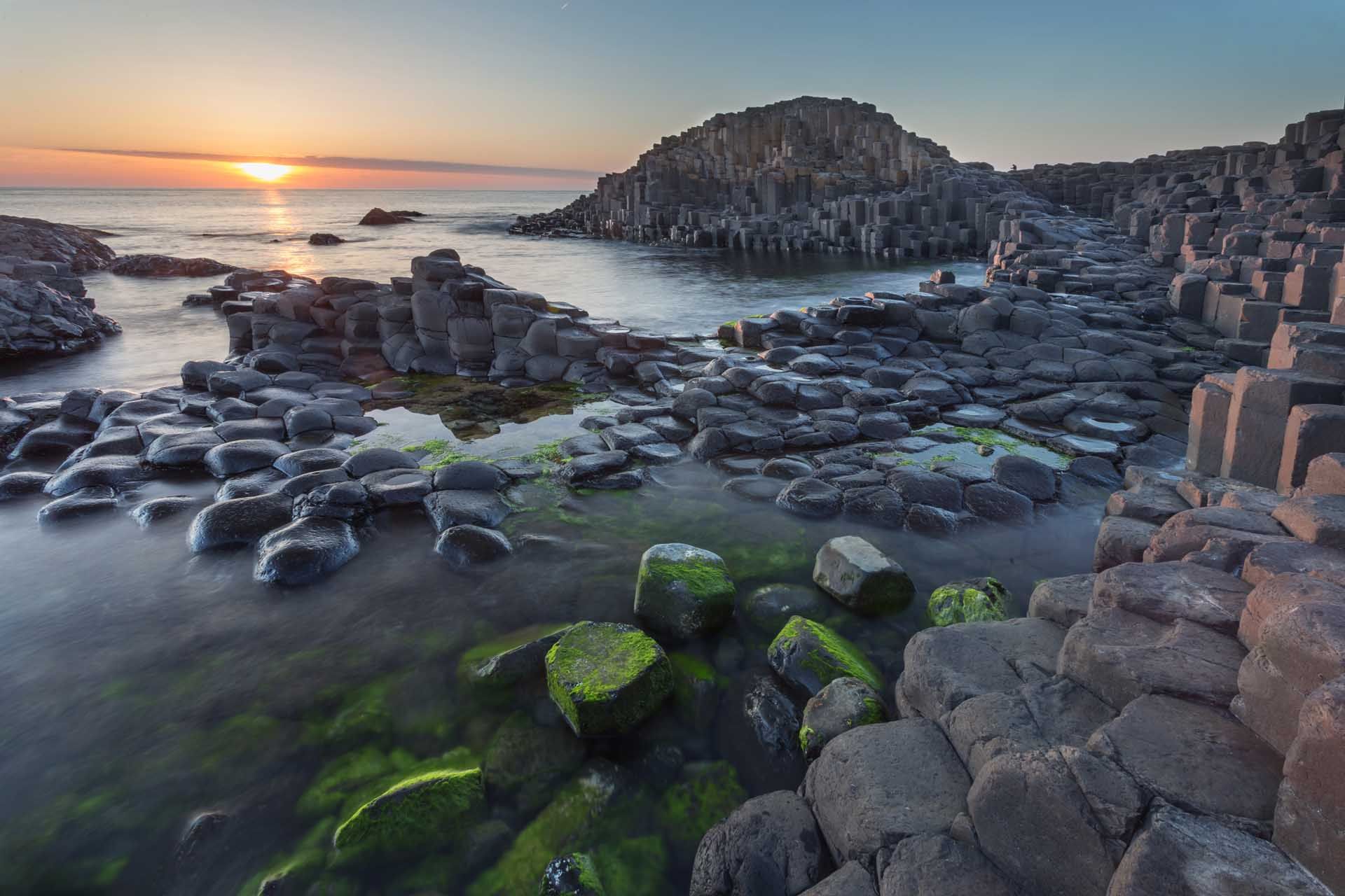 The fascinating Giant Causeway in Northern Ireland © Kanuman/Shutterstock