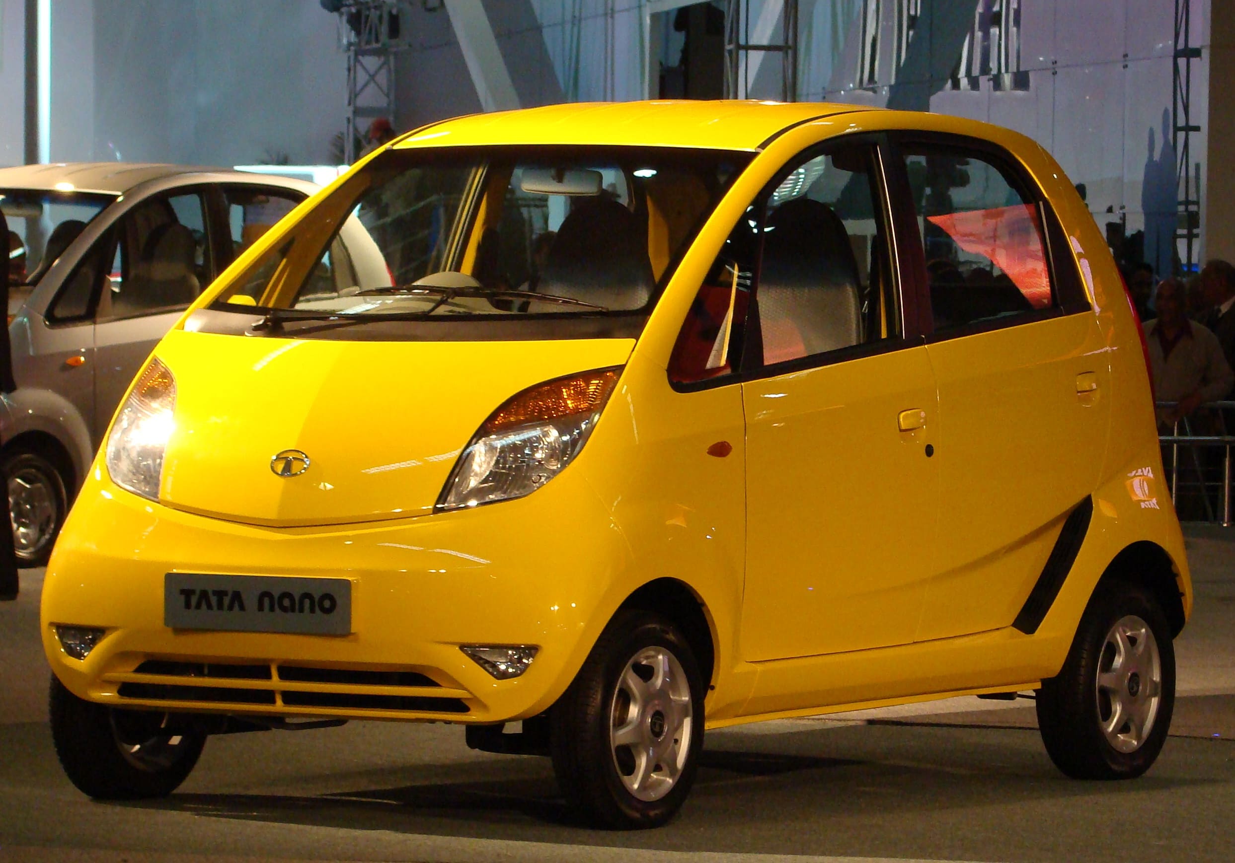 Gelber Tata Nano bei der Vorstellung 2009