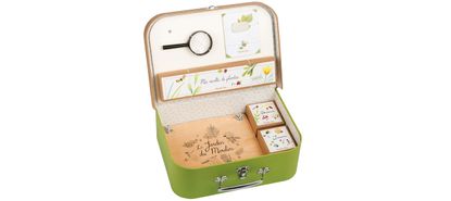 A botany kit.