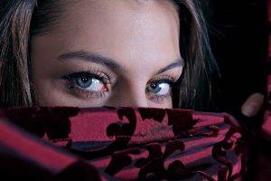 women brunette eyes