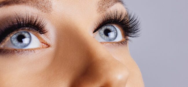 Wimpern selber verlängern: 7 Tipps für längere Wimpern von Zuhause