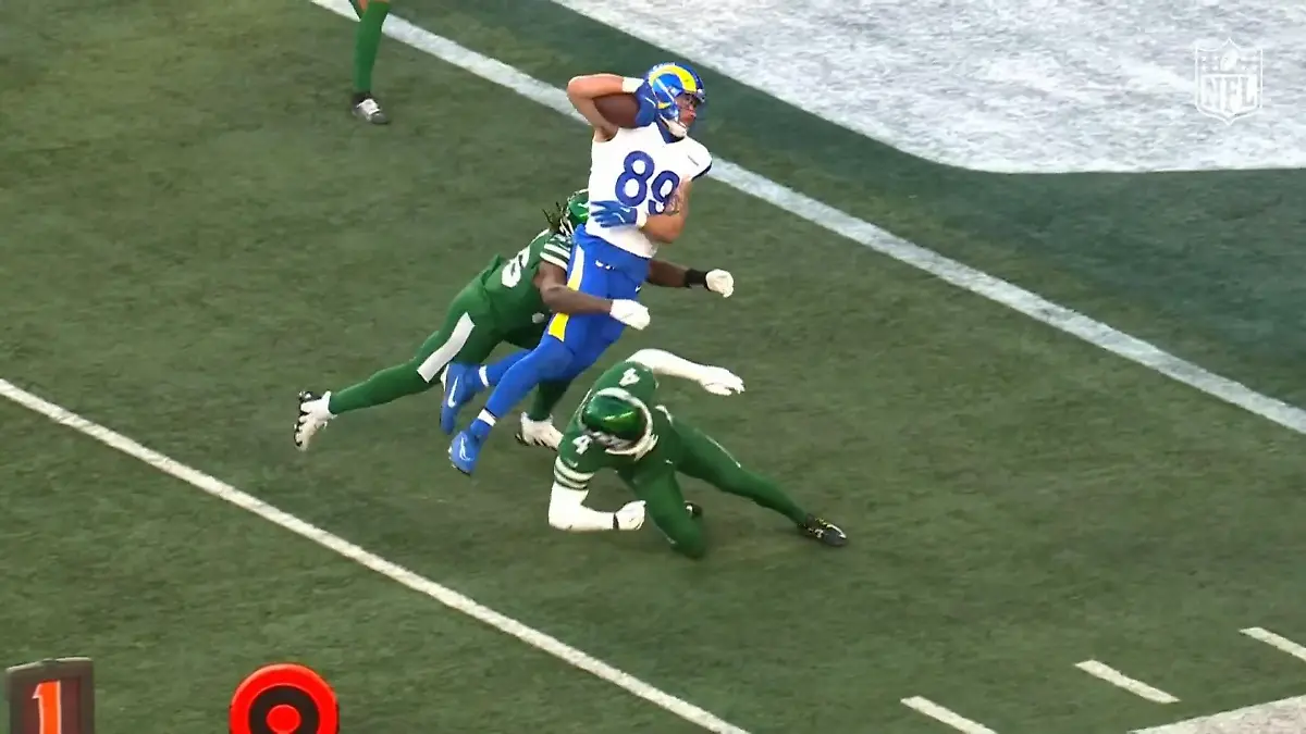 Rams verwandeln Rodgers Fumble in Touchdown