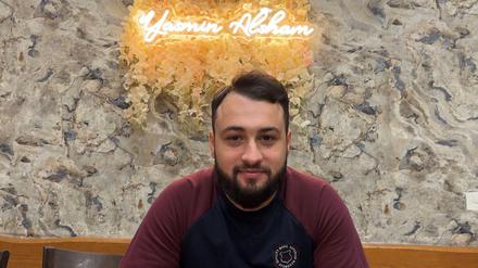 Ahmed Nanaa in seinem Restaurant „Yasmin Alsham“ in der Neuköllner Karl-Marx-Staße. 