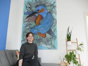 Gina Niemczyk erhielt vor drei Jahren ein Mutmacher-Paket, nun packt sie für den Verein Eisvogel selbst welche.