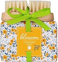 Körperpflegeset Accentra Blossom Nail Brush Hand Care Set (Seife 100g + Körperbürste 1 St.)