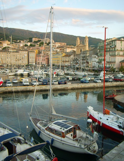 Tongji im Vieux-Port von Bastia auf Korsika