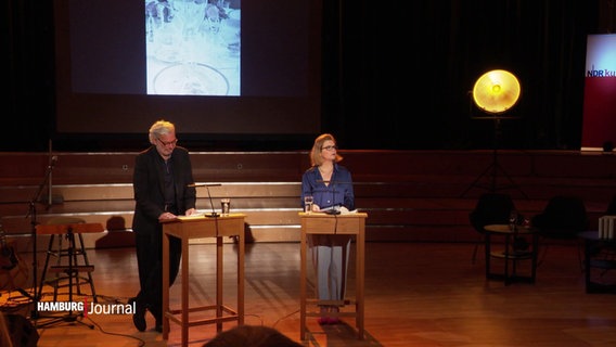 Annette Frier und Stefan Gwildis auf der Bühne. © Screenshot 