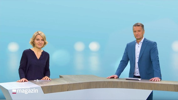 Marie-Luise Bram und Gerrit Derkowski moderieren das Schleswig-Holstein Magazin. © Screenshot 