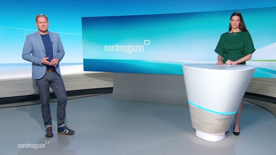 Martina Scheller und Thilo Tautz moderieren das Nordmagazin - Land und Leute. © Screenshot 