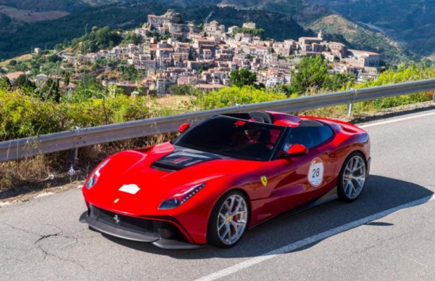 Ferrari F12 TRS - Supersportler mit doppeltem Einblick