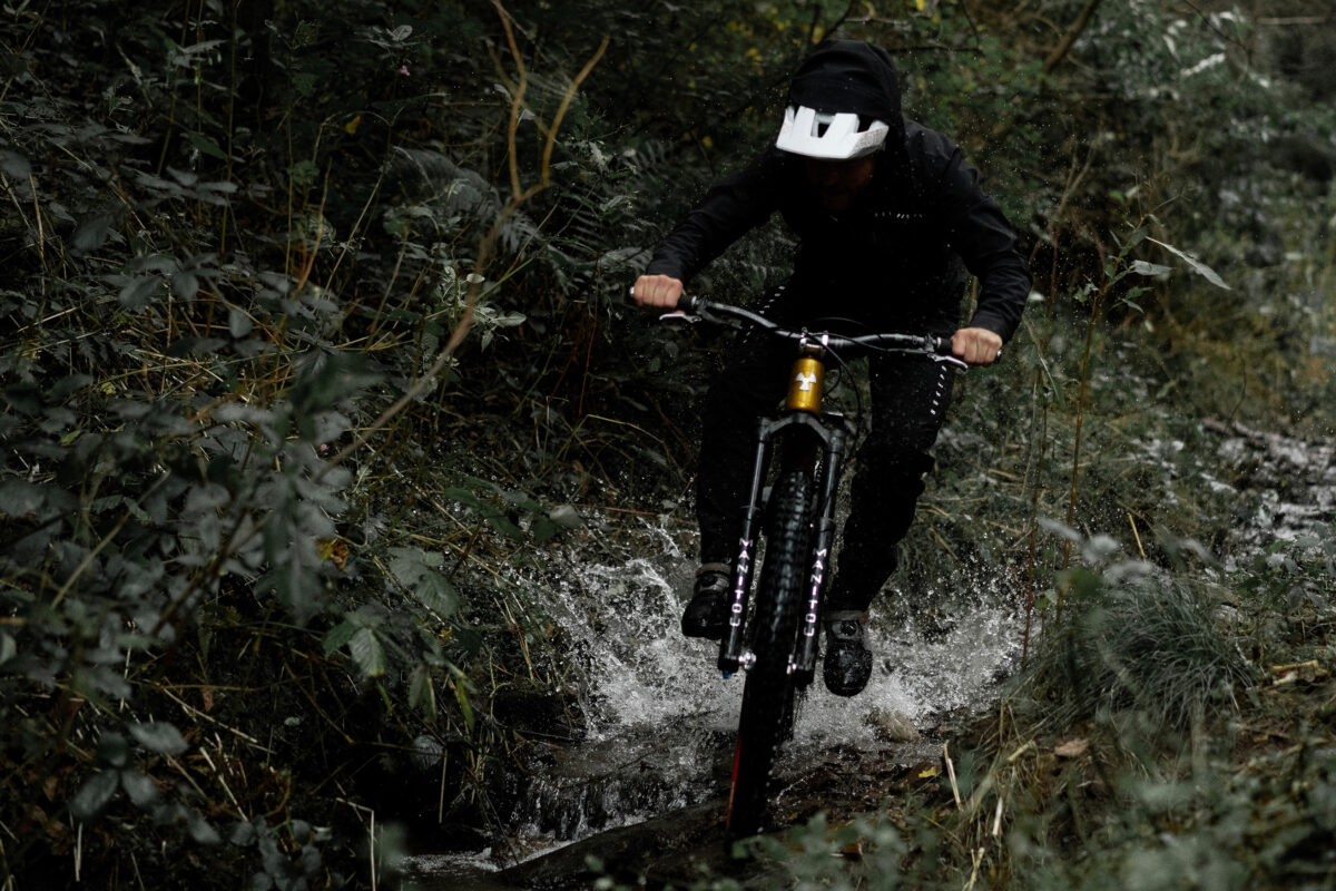 Neuer Nukeproof Blackline Dirtsuit: Back in Black