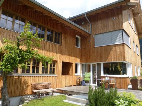 moderne holzhaeuser sind im trend holzhaus bauen