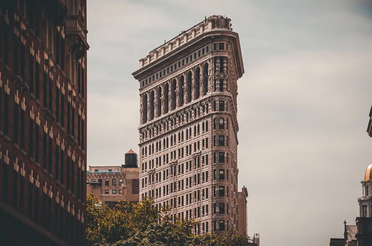 60 luxury condos planned for the Flatiron Building