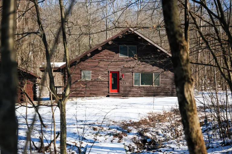 For $665K, this little upstate home is the answer to your log cabin fantasies