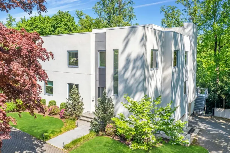 This Bauhaus-inspired Montclair, N.J. home is asking $3.5M