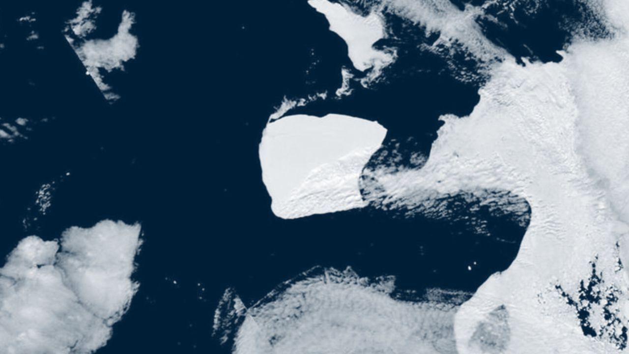 Gigant in Bewegung: Größter Eisberg der Welt treibt nach Norden