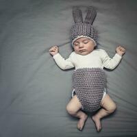 linda pequeño Pascua de Resurrección bebé conejito foto