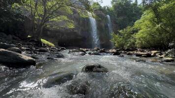 pintorescos oculto gemas sodong cascada naturaleza sukabumi Indonesia video