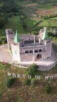 cidade e castelo do porto de mos Portugal vertical video