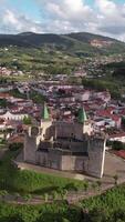 cidade e castelo do porto de mos Portugal vertical video