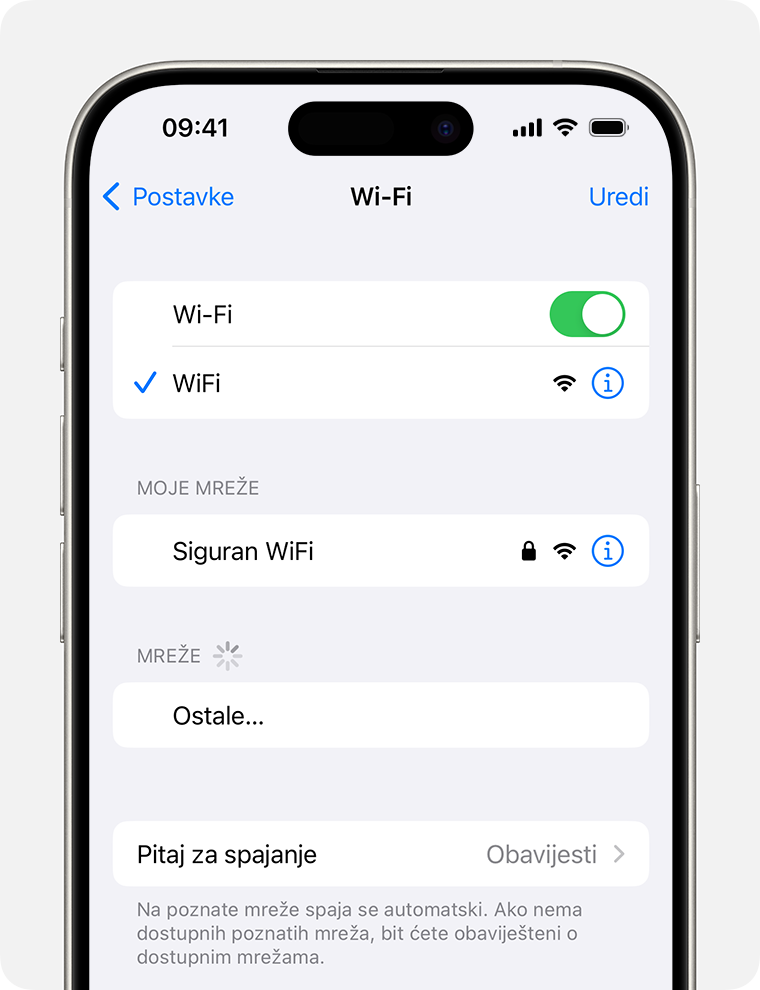 iPhone koji prikazuje Wi-Fi zaslon. Uz naziv Wi-Fi mreže nalazi se plava kvačica.