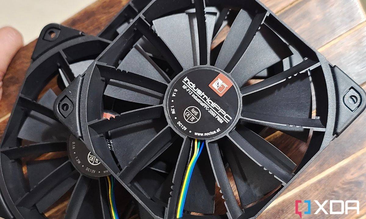 ASUS-ROG-Ryujin-II-360-AIO-Noctua-120mm-fans