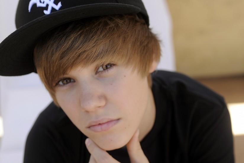 1920x1080 Wallpaper justin bieber, face, cap, posing