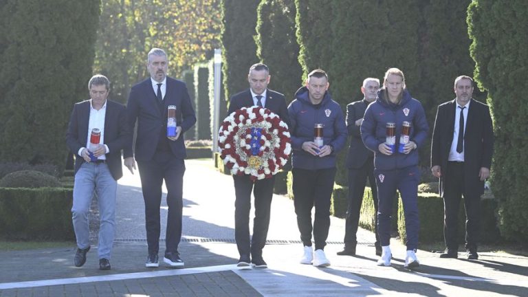 PHOTOS: Croatian football pays tribute in Vukovar ahead of Remembrance ...