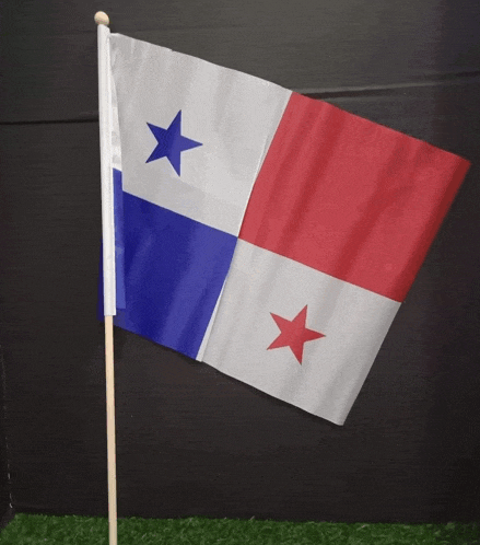 the flag of panama has a blue star on the left side