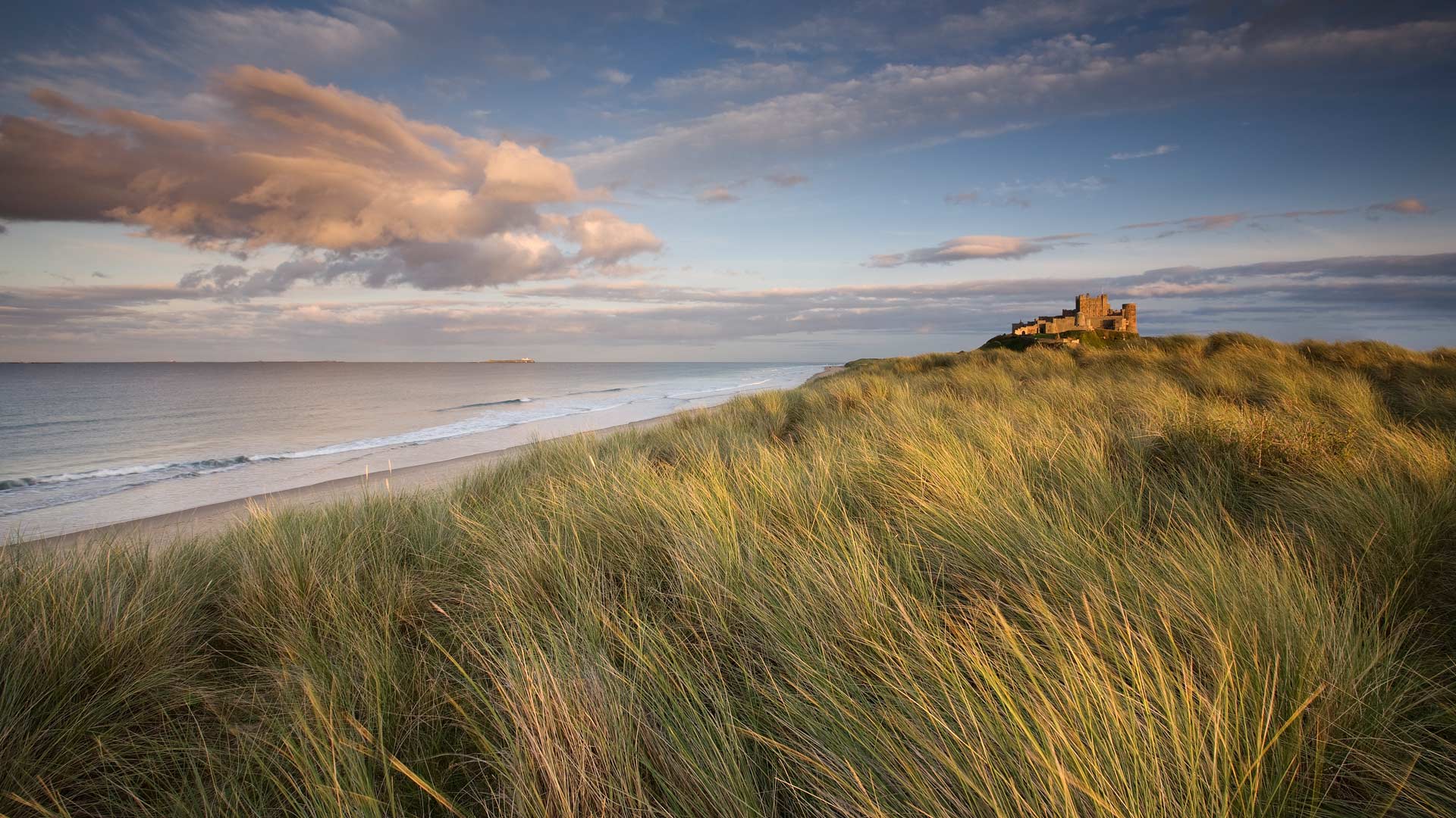 Bing image: Bamburgh Castle, Northumberland, England - Bing Wallpaper ...