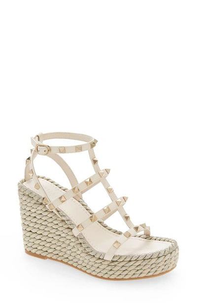 Valentino Garavani Rockstud Torchon Espadrille Wedges In Light Ivory