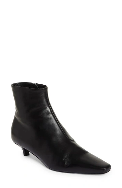 Totême The Slim Leather Ankle Boots In Black