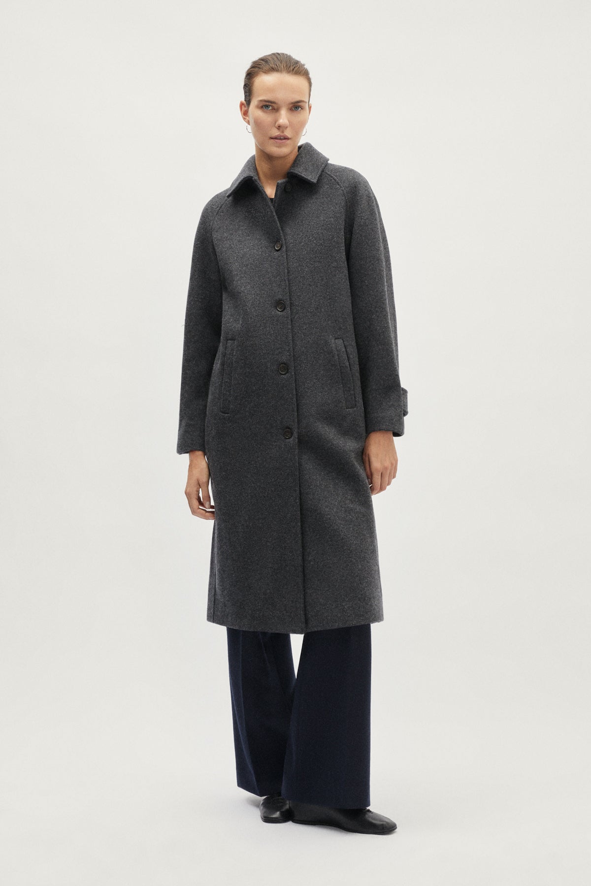 The Woolen Overcoat - grey