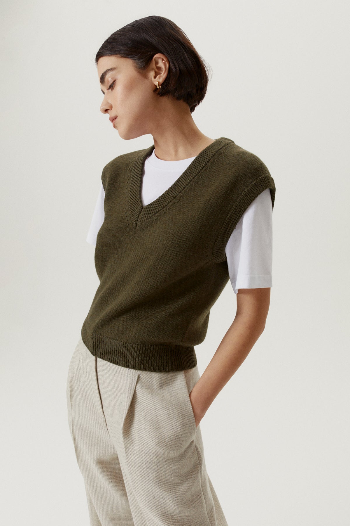 the merino wool vest 2 military green