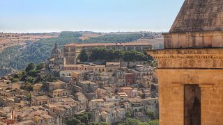 Visitez Raguse pour une confection d'architecture baroque ou la ville balnéaire de Cefalù pour des mosaïques envoûtantes. 