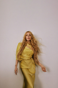 Lindsay Lohan For Alexa New York Post (320x480) Resolution Wallpaper