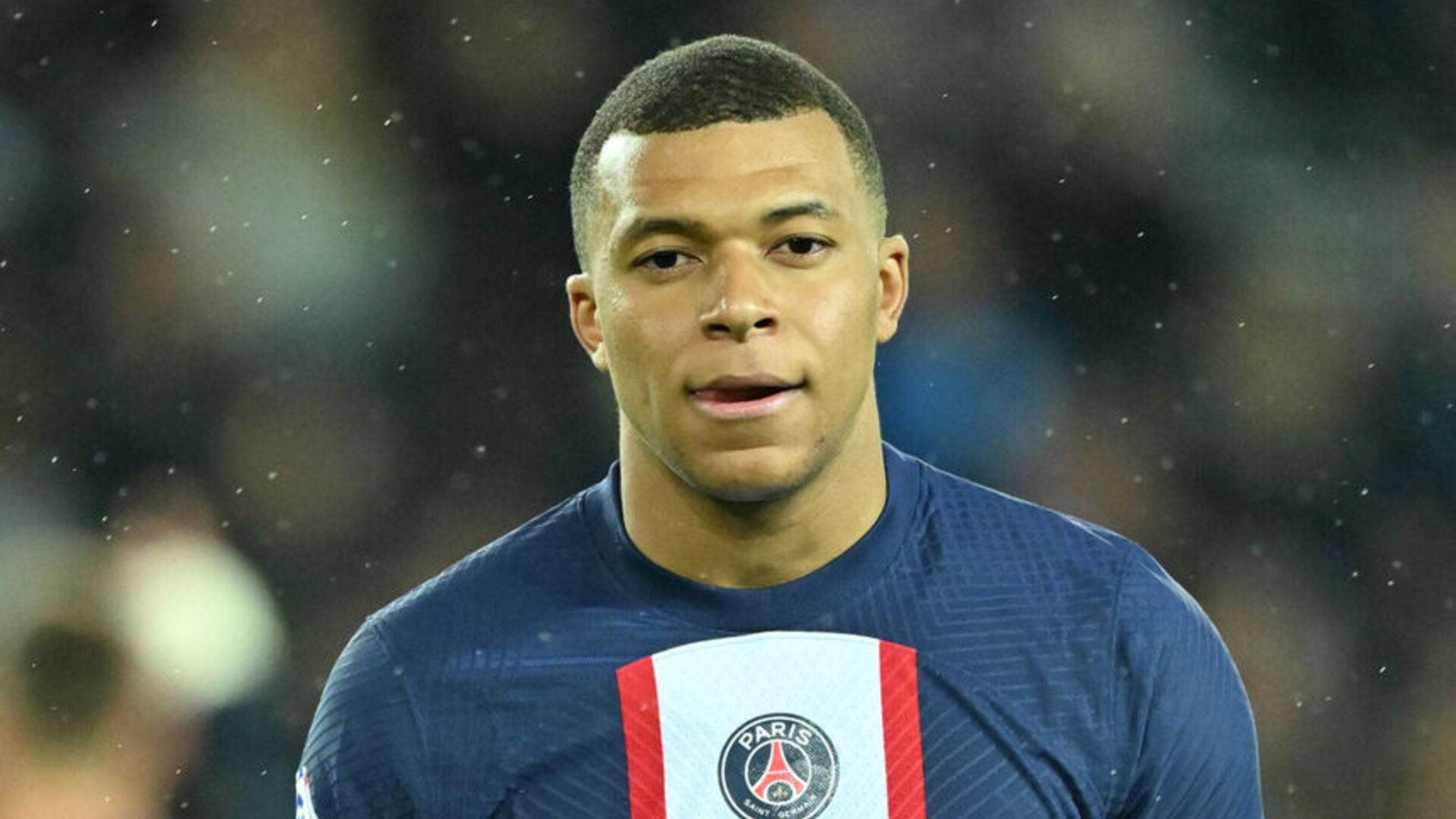 Mbappe trước tin đồn tới Real: 'Tôi phải rời đi'