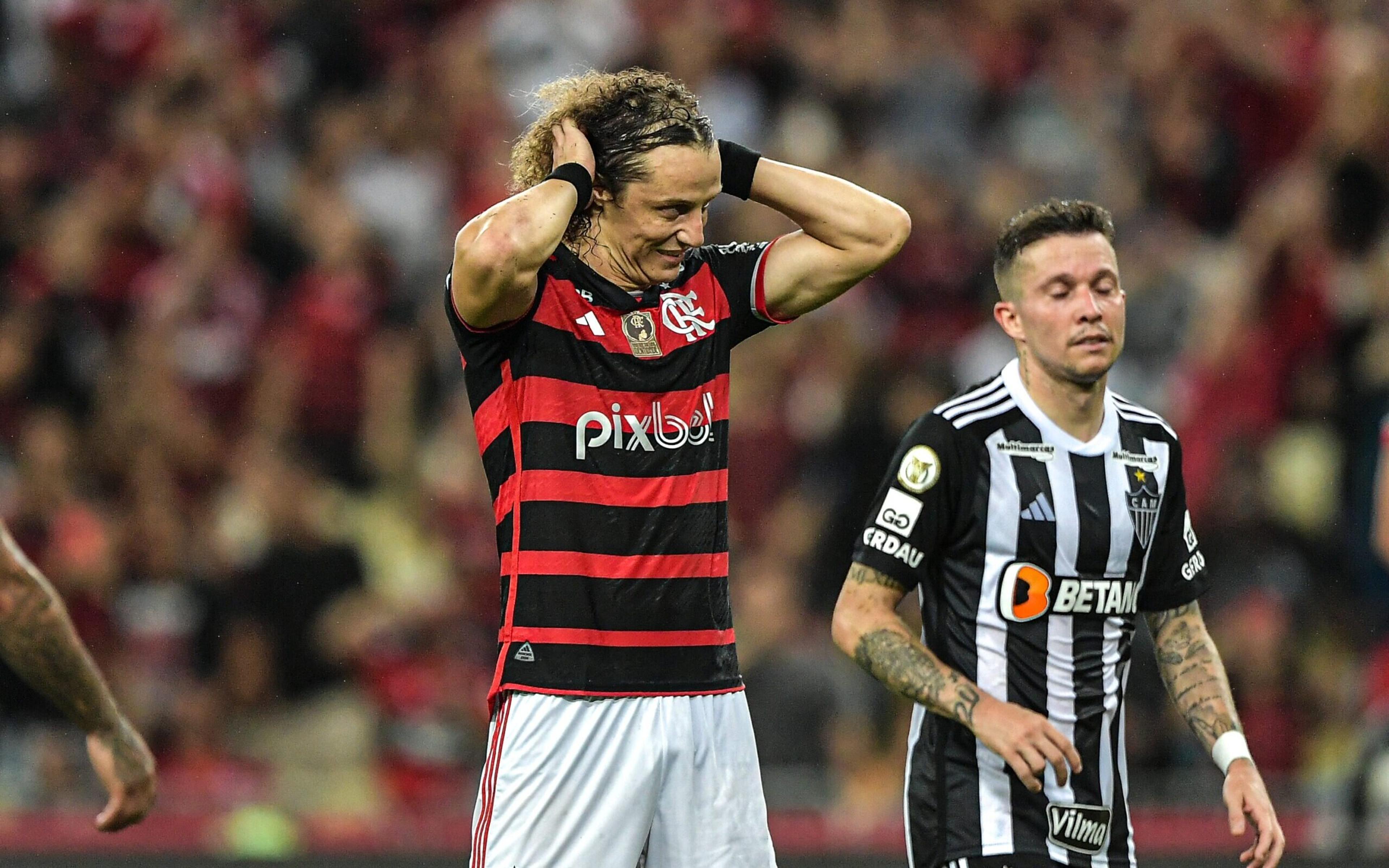 Torcedores do Vasco dividem opiniões em possível contratação de David Luiz