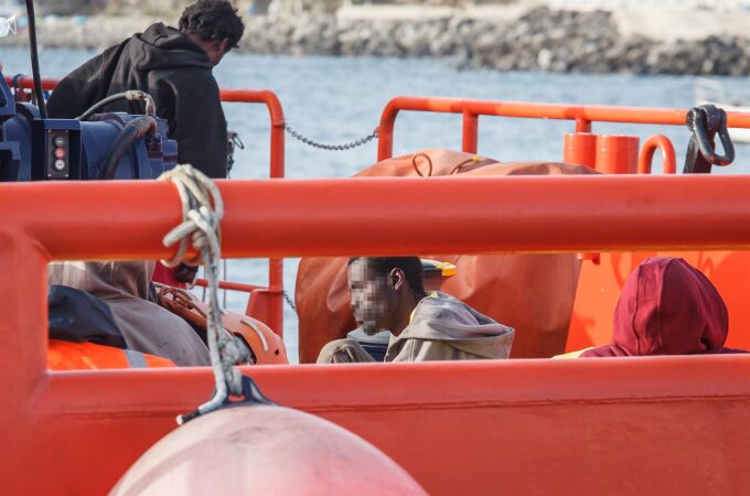 AMP.- Rescatan a 59 inmigrantes a unos 83 kilómetros de Lanzarote