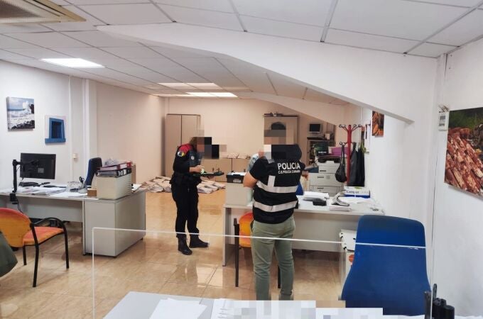 Agentes de la Policía canaria e Inspección de Trabajo