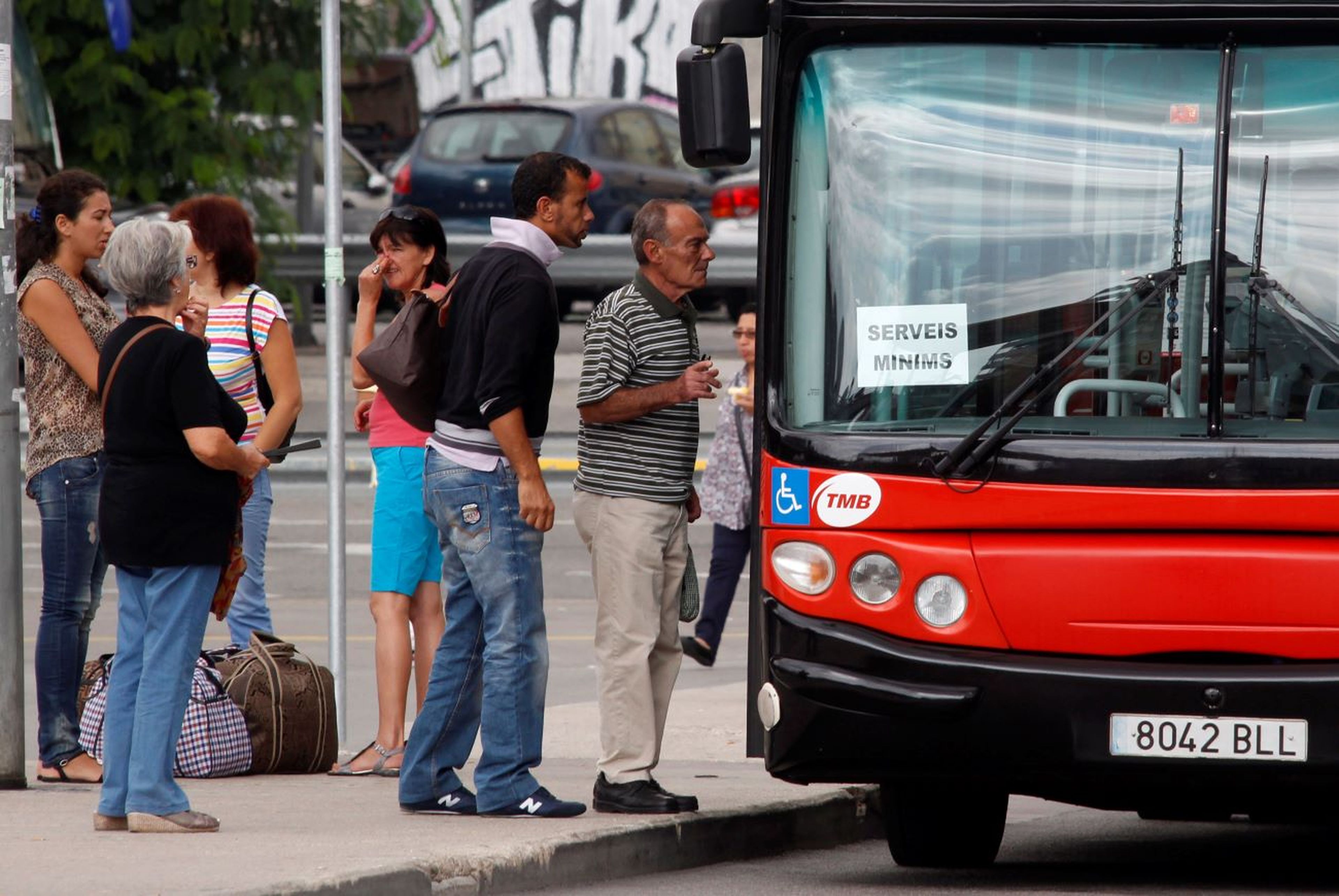 Autobús, huelga, servicios mínimos