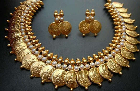 The Dazzle of Fine Indian Necklaces.