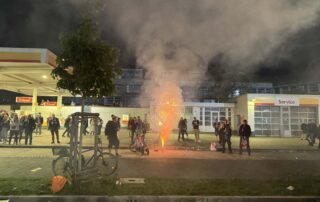 Aufstieg Holstein Kiel Feuerwerk Shell Tankstelle am Stadion