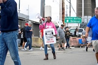 FILE PHOTO: Dockworkers picket after a shipping port strike went into effect across the East Coast at the Packer Avenue Marine Terminal, Philadelphia, Pennsylvania, U.S., October 1, 2024. REUTERS/Matthew Hatcher/File Photo